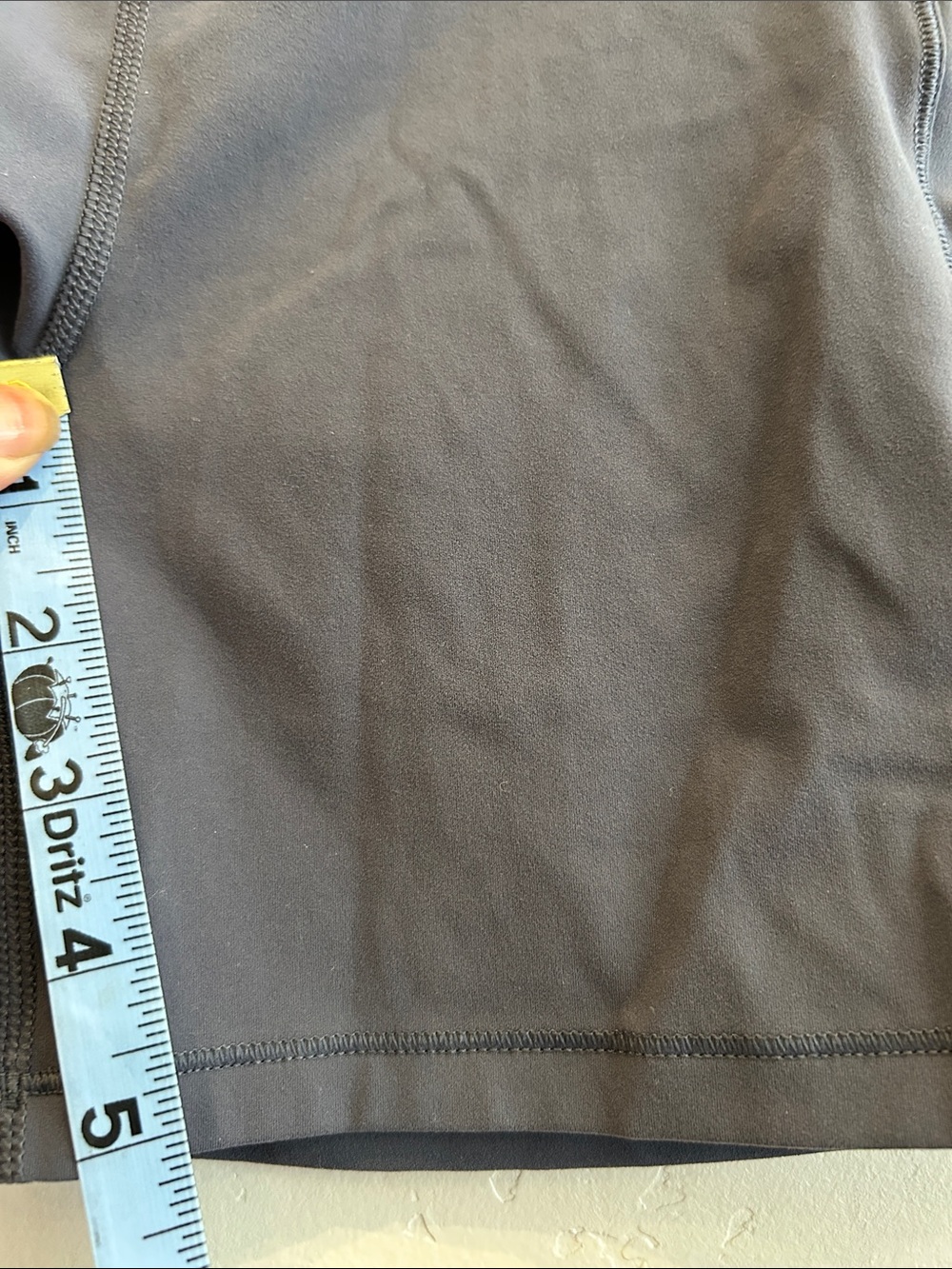 Vuori Studio Pocket Short - Picture 5 of 9